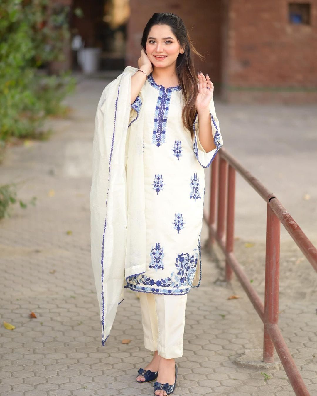 3 Piece Thread Embroidery Suit